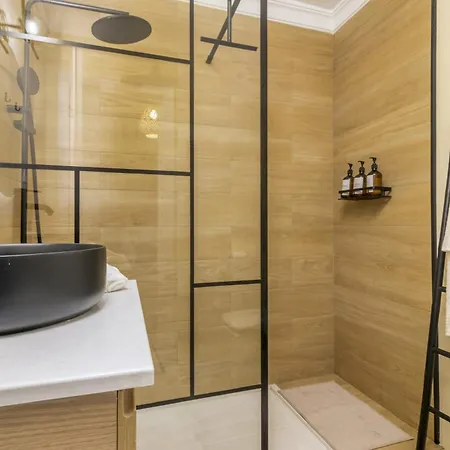 - New Modern Flat Nueva Andalucia In Puerto Banus - Exceptionnel Location *