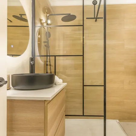 - New Modern Flat Nueva Andalucia In Puerto Banus - Exceptionnel Location Marbella