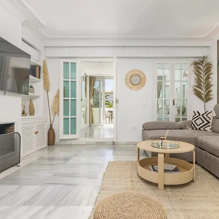 - New Modern Flat Nueva Andalucia In Puerto Banus - Exceptionnel Location *