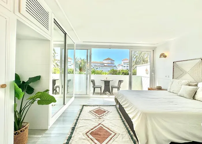 - New Modern Flat Nueva Andalucia In Puerto Banus - Exceptionnel Location *