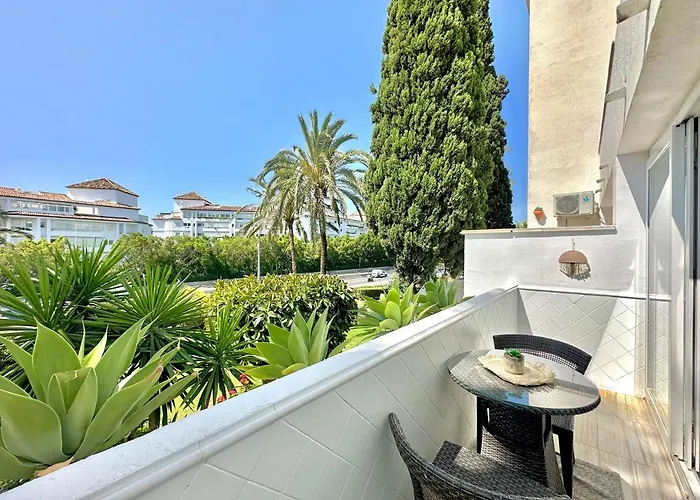 - New Modern Flat Nueva Andalucia In Puerto Banus - Exceptionnel Location *